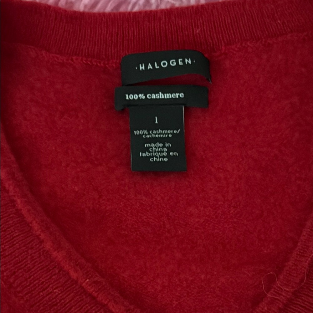 Halogen Red V-Neck Sweater Soft Knit 100% cashmere - Picture 2 of 2